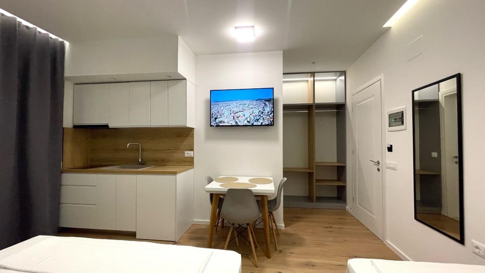 TV and multimedia, Kitchen or kitchenette, Photo of the whole room, Bedroom, minibar, wardrobe