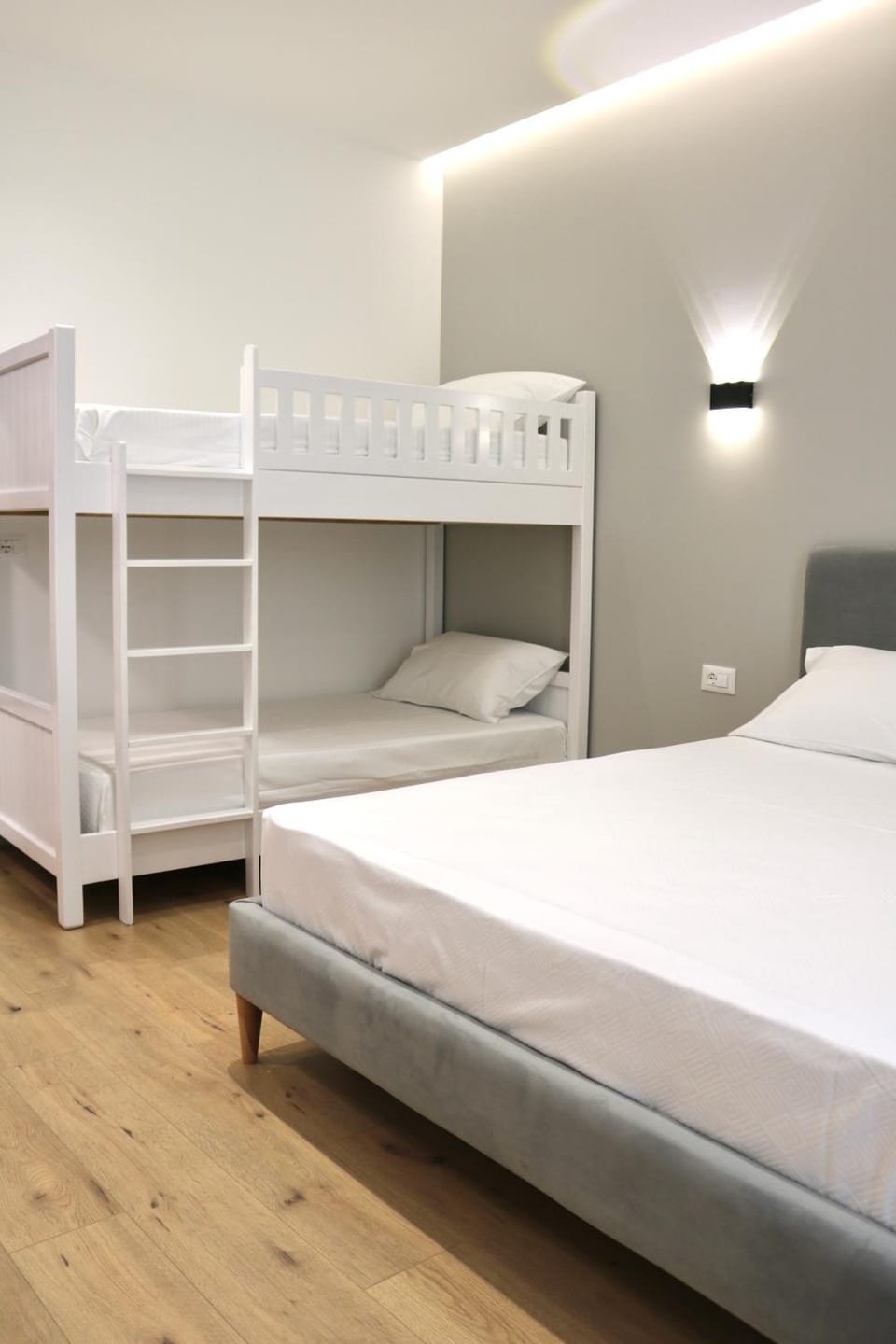 Bed, Photo of the whole room, Bedroom, bunk bed