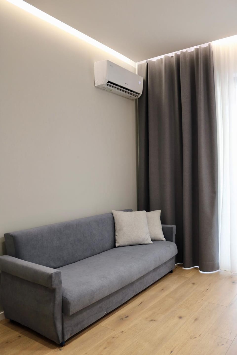 Living room, Seating area, air conditioner