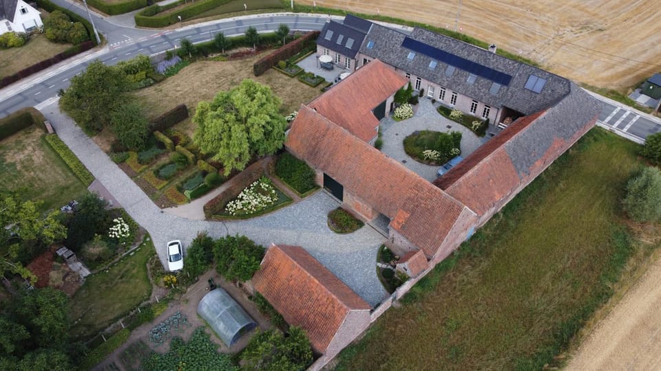 Property building, Bird's eye view, Garden