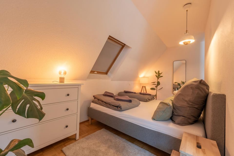 Bed, Bedroom