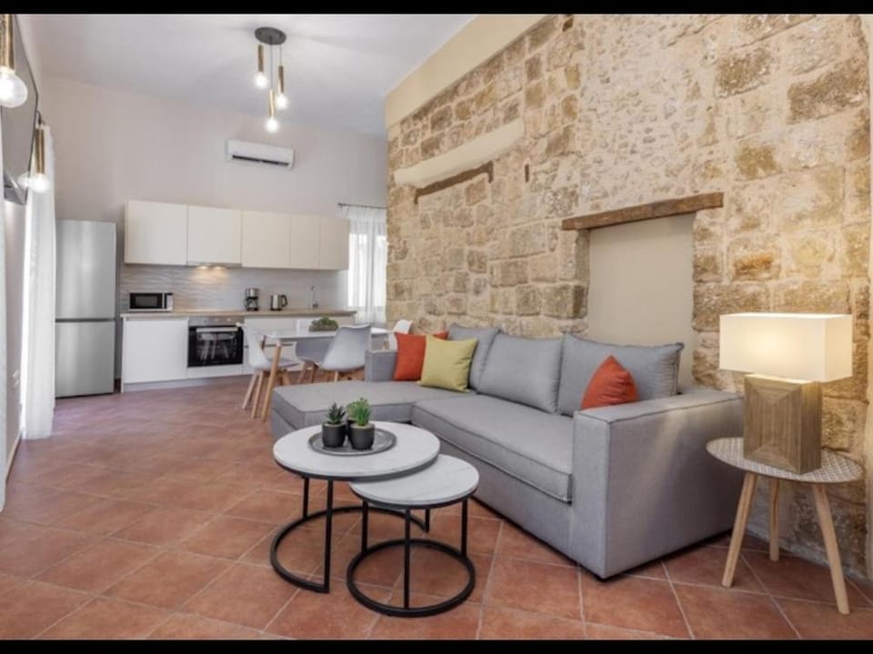 Nikolas Old Town Apartment in Rhodes