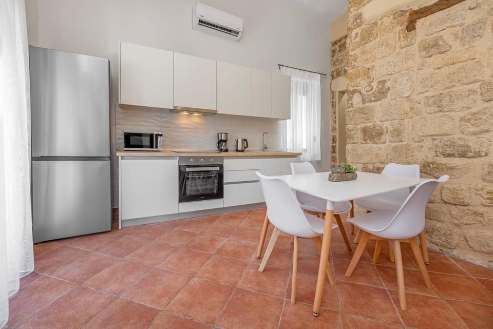 Nikolas Old Town Apartment in Rhodes