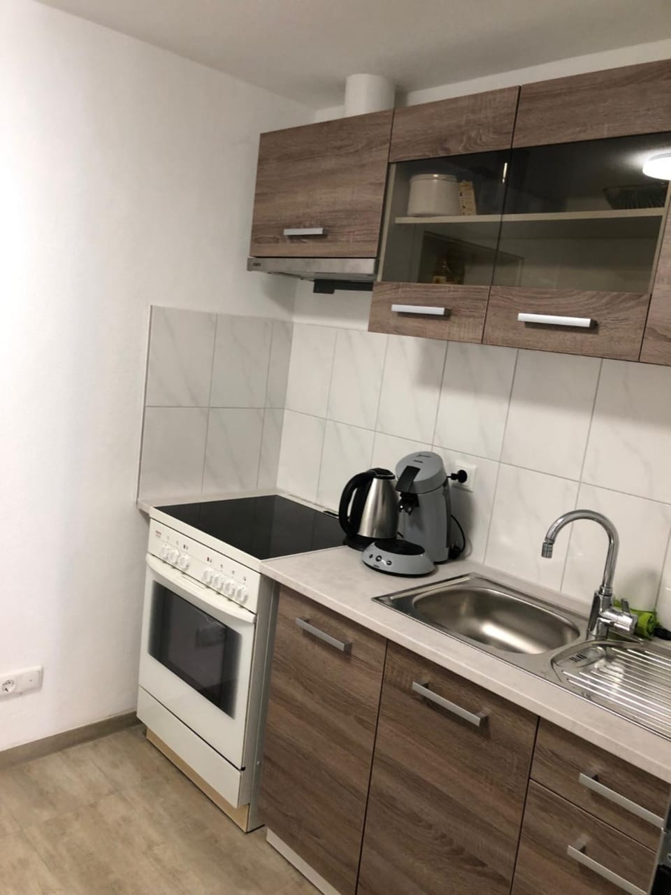 Kitchen or kitchenette, pet friendly, stove