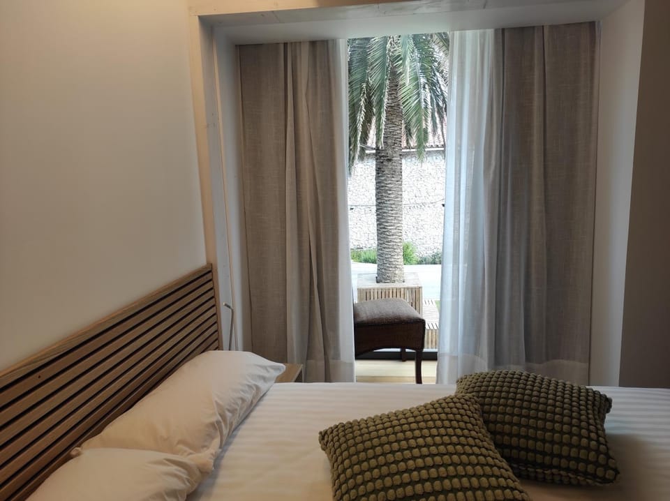 Bed, Balcony/Terrace, Bedroom, Garden view, wardrobe
