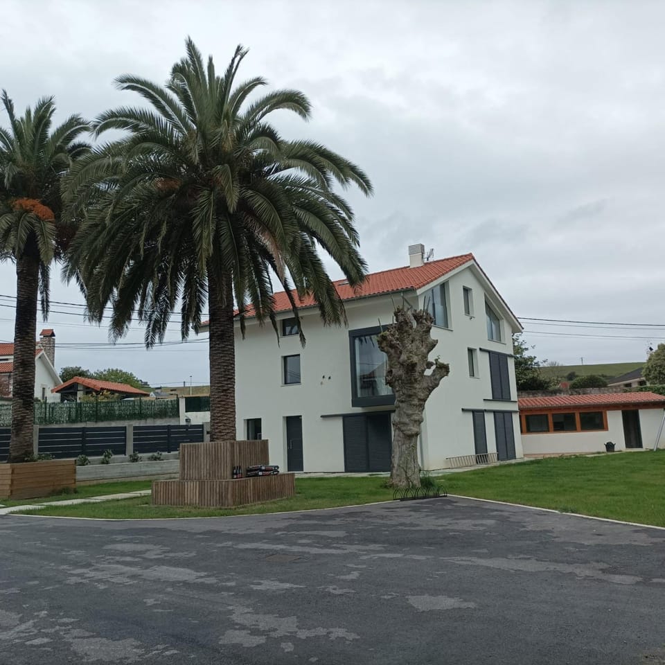 Property building, Off site, Garden, Parking