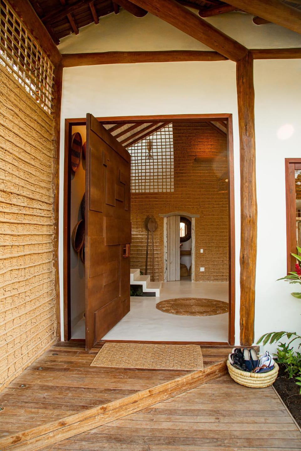 Facade/entrance