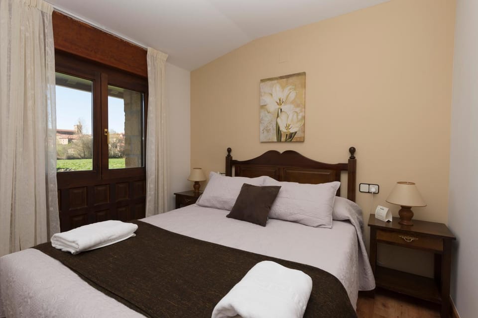 Photo of the whole room, City view