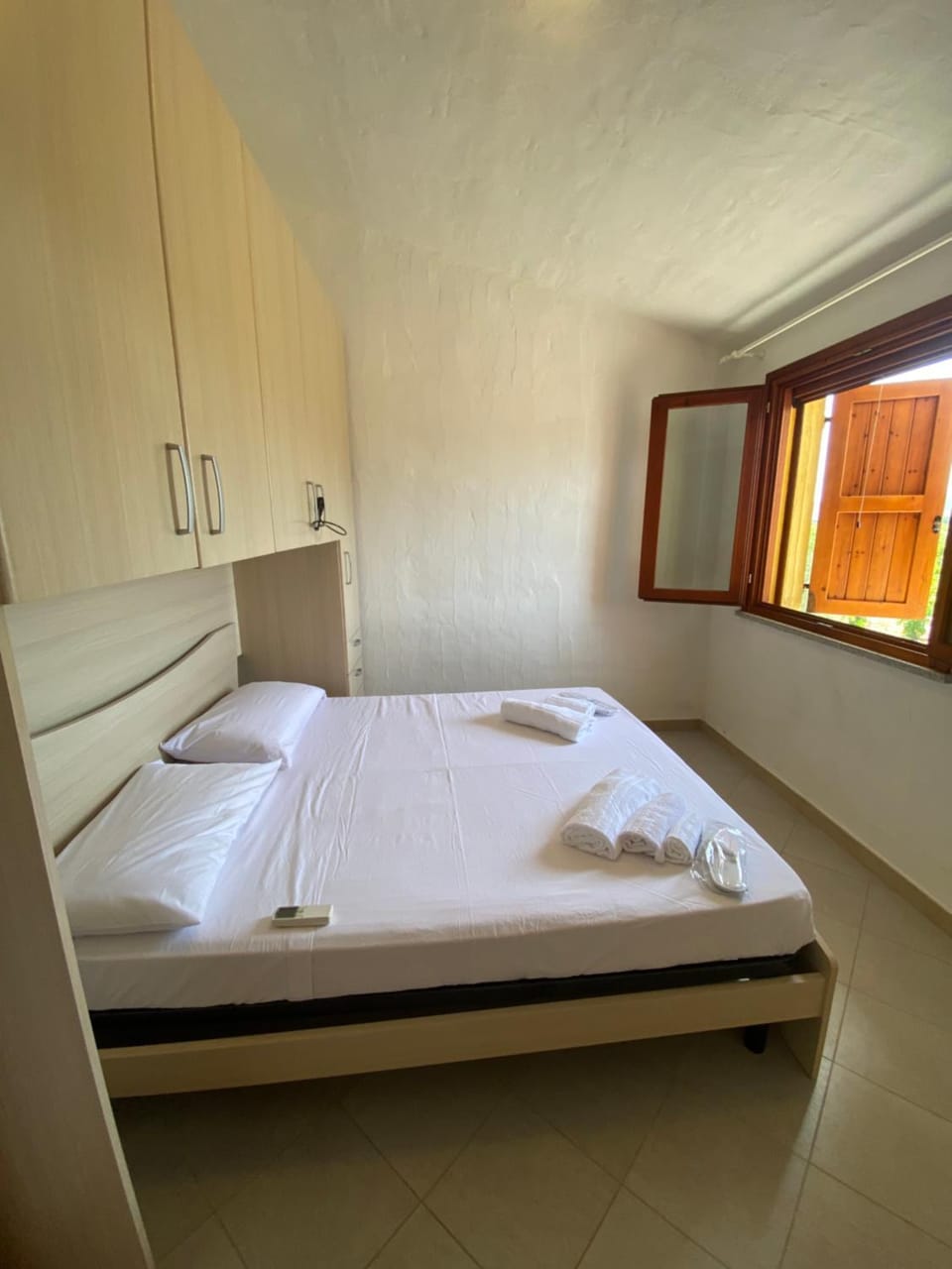 Bed, Photo of the whole room, Bedroom, towels, wardrobe
