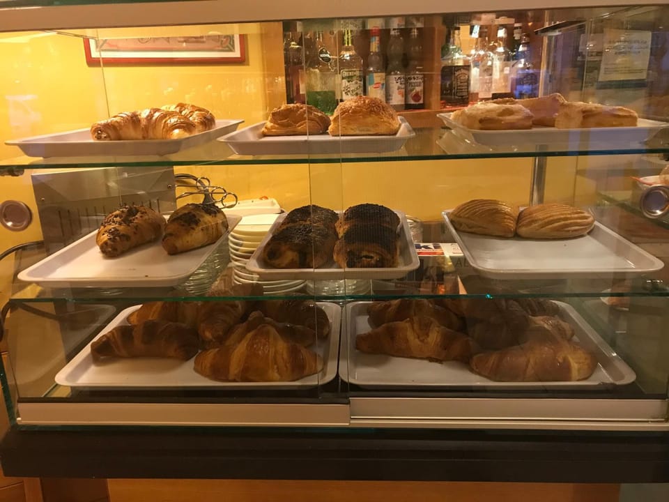 Buffet breakfast, Italian breakfast