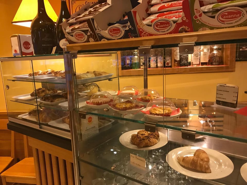 Buffet breakfast, Italian breakfast