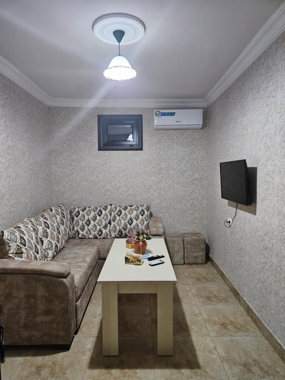 Communal lounge/ TV room, TV and multimedia, Living room, air conditioner