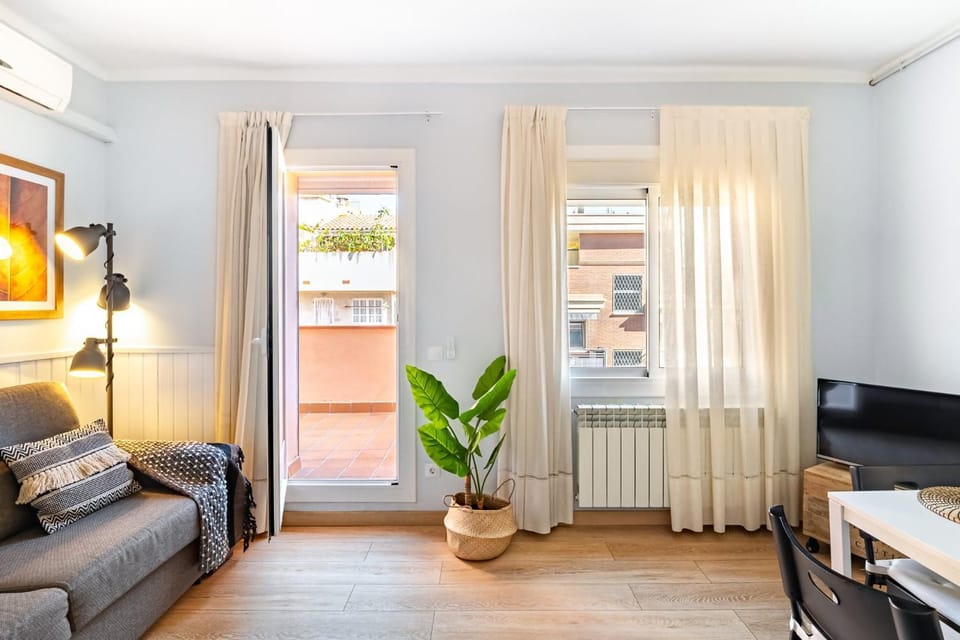 Flaugier Apartments (3-3) Apartment in Barcelona