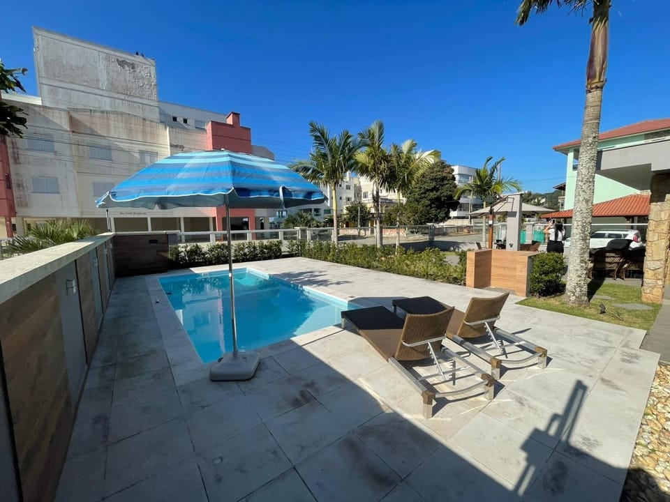 cód 6 · Casa Sofisticada á 50 m do mar House in Florianopolis