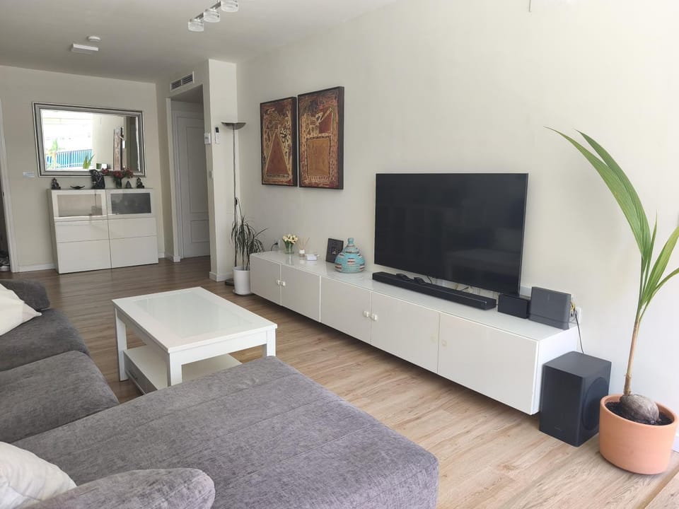 Room with private bathroom in shared apartment Vacation rental in Marbella