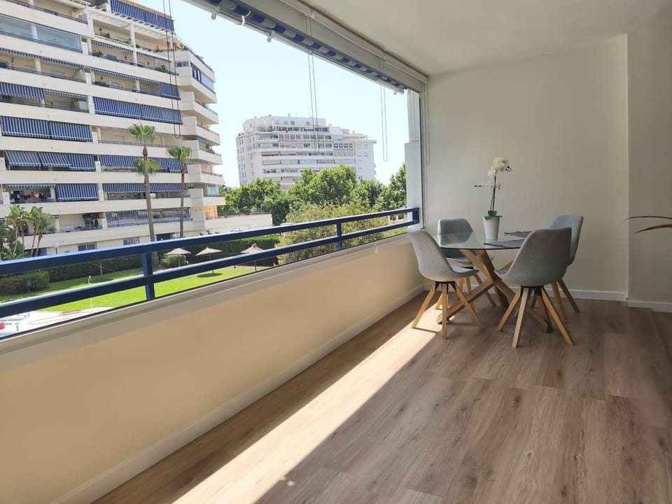 Room with private bathroom in shared apartment Vacation rental in Marbella