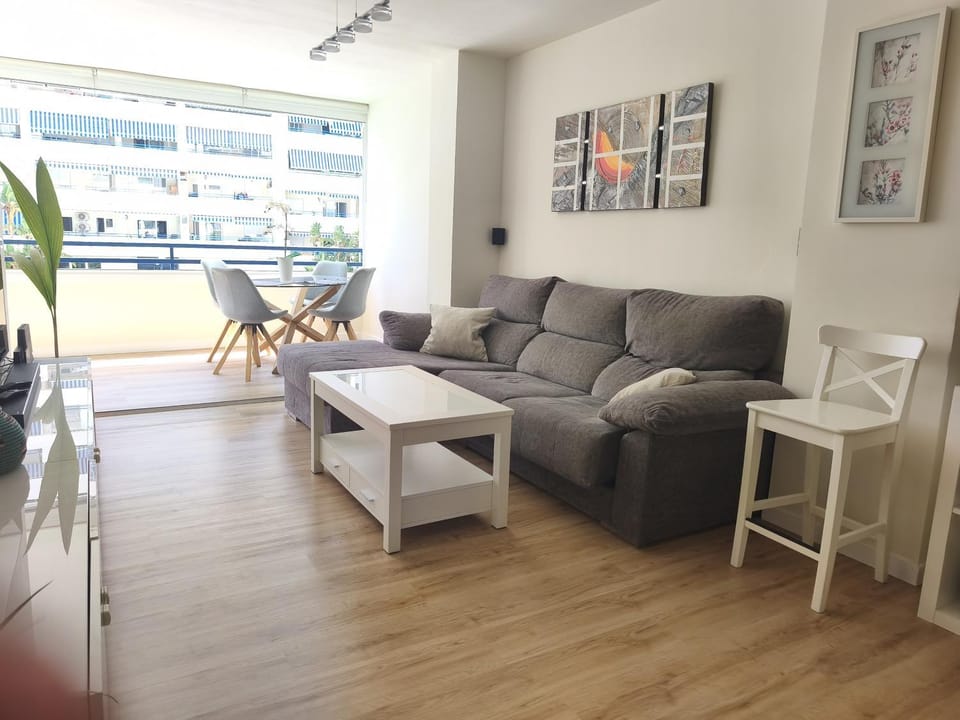 Room with private bathroom in shared apartment Vacation rental in Marbella