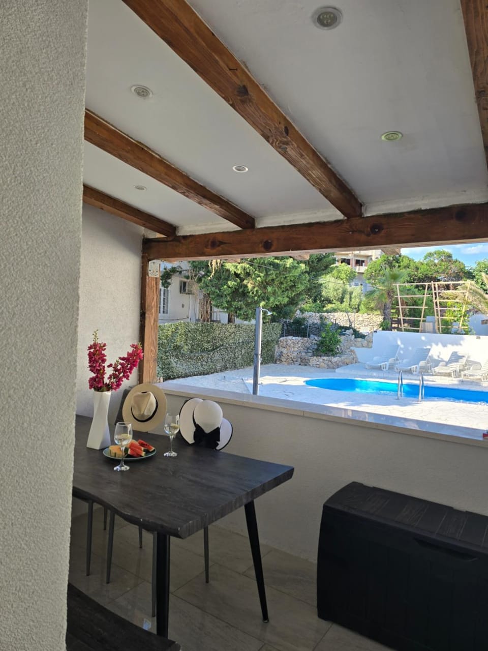 Dining area, Pool view, Swimming pool