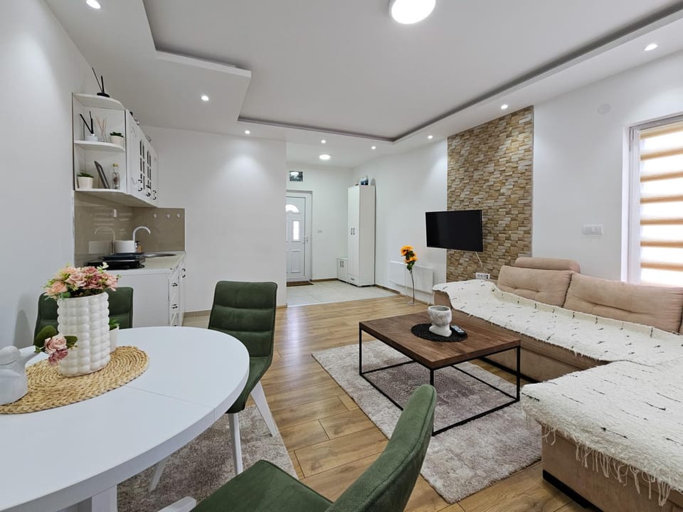 Zlatni bor apartmani Apartment in Zlatibor District, Serbia