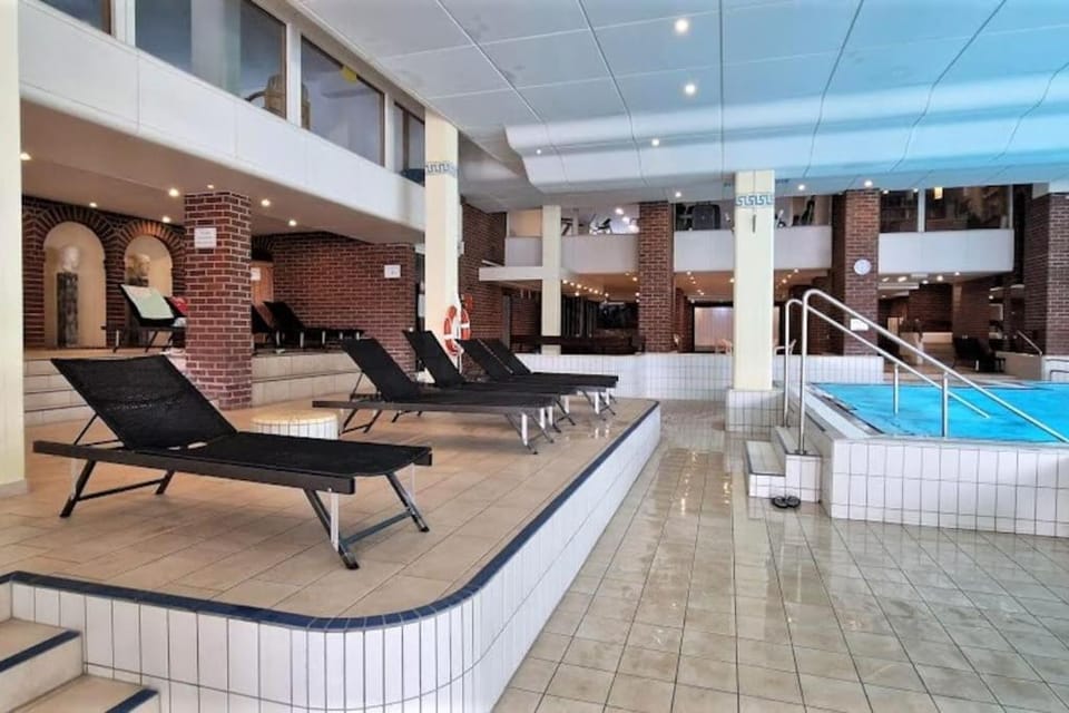 Sauna, Pools mit XXL-Terasse oder Kinderkino Apartment in Straubing-Bogen