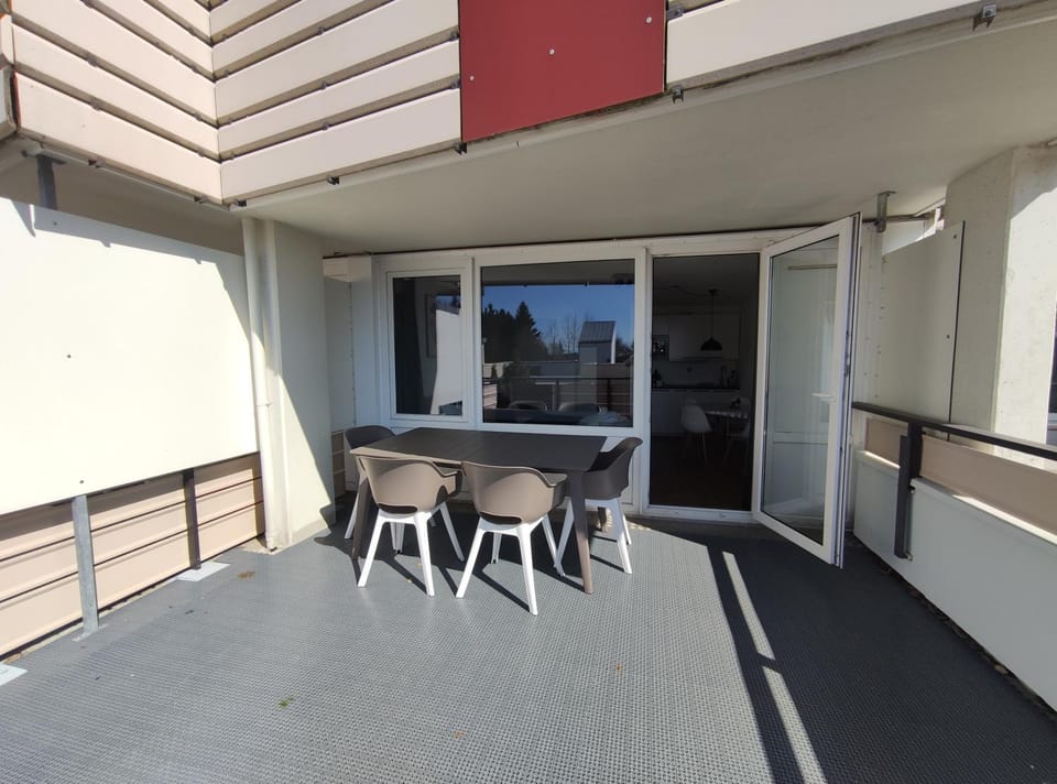 Sauna, Pools mit XXL-Terasse oder Kinderkino Apartment in Straubing-Bogen