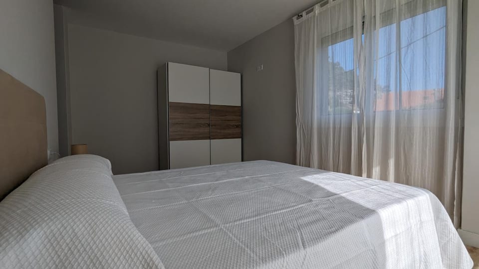 Bed, Photo of the whole room, Bedroom, wardrobe
