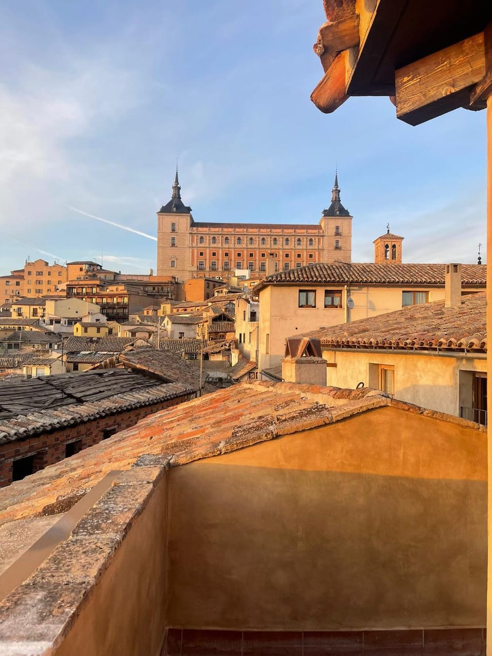 Property building, Day, Balcony/Terrace, City view