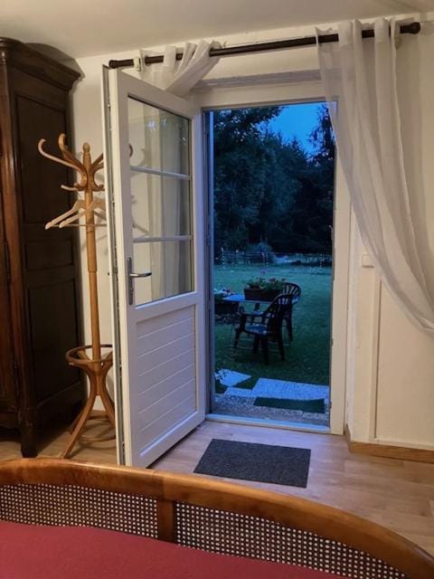 La Chambre l'Oree du bois Bed and Breakfast in Nouvelle-Aquitaine
