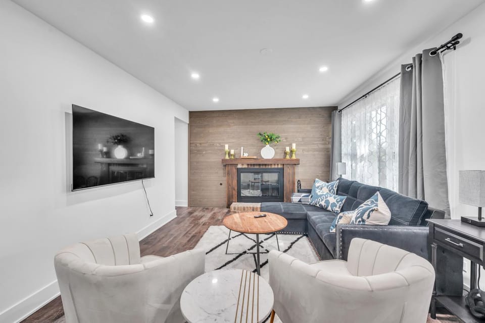 Comforting Retreat Near Woodfield Mall home House in Rolling Meadows