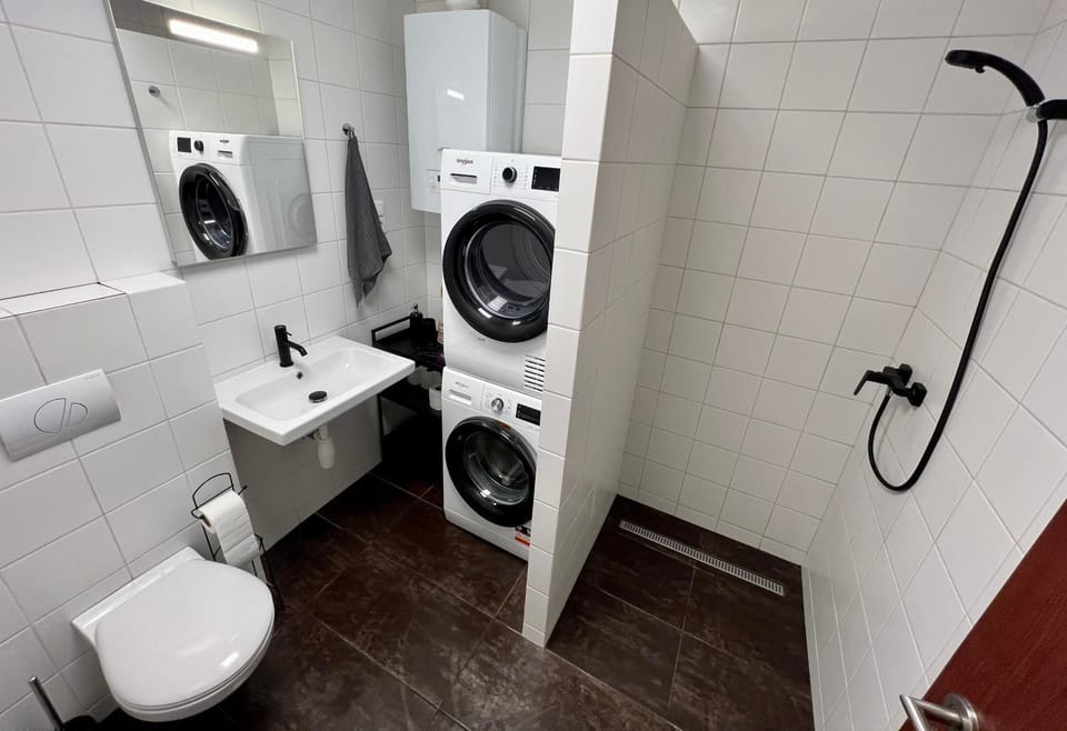 Shower, Toilet, Bathroom, washing machine, dryer