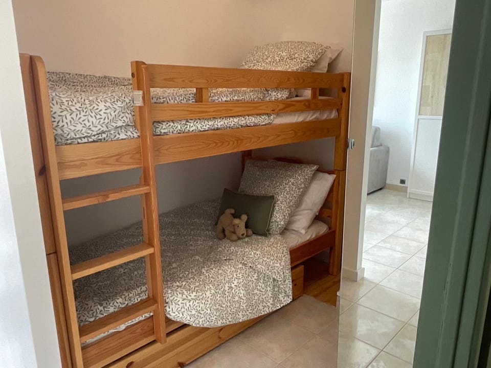 bunk bed