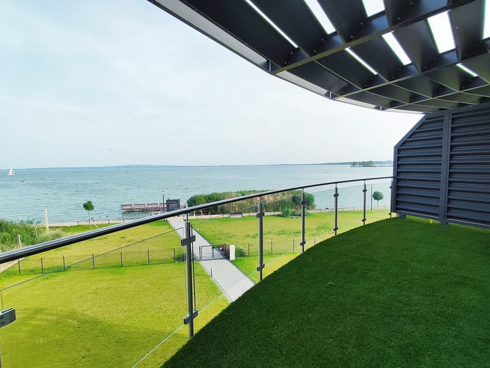 Balcony/Terrace, Lake view