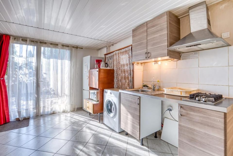 Kitchen or kitchenette, stove