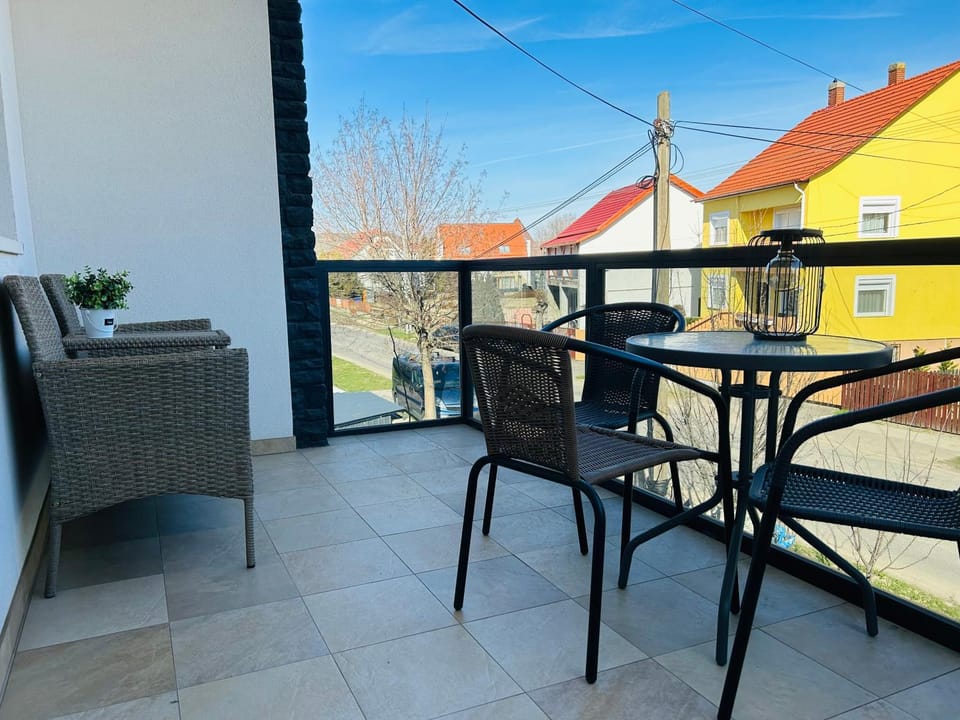 View (from property/room), Balcony/Terrace