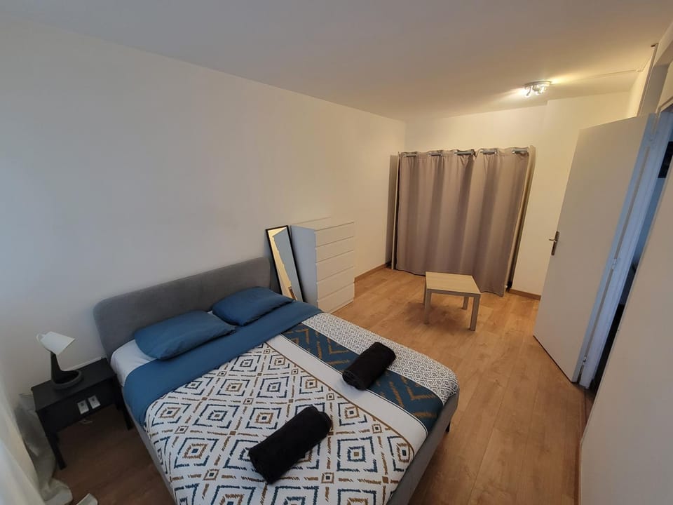 Bed, Bedroom, wardrobe