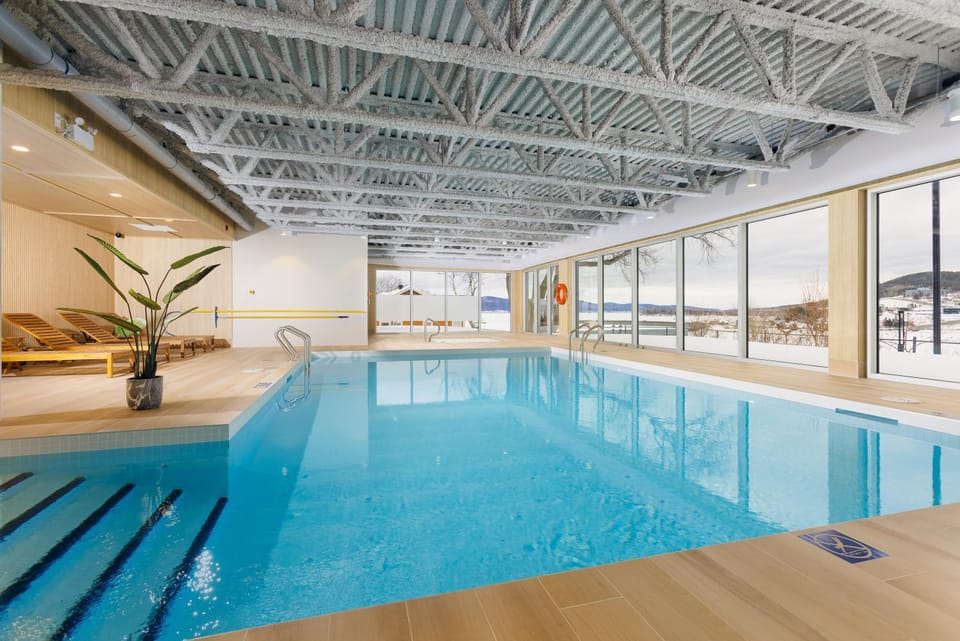 Area and facilities, Swimming pool