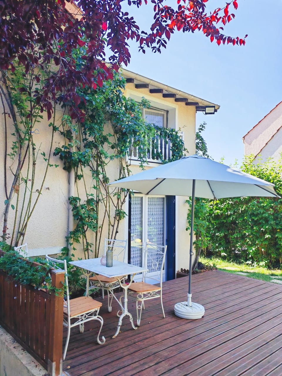 Comfortable house 45m2, 20 min to Paris with BBQ and shared private garden Villa in Île-de-France
