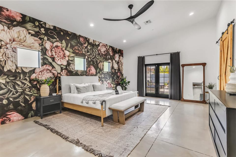 Modern Industrial-Near Old Town House in Scottsdale