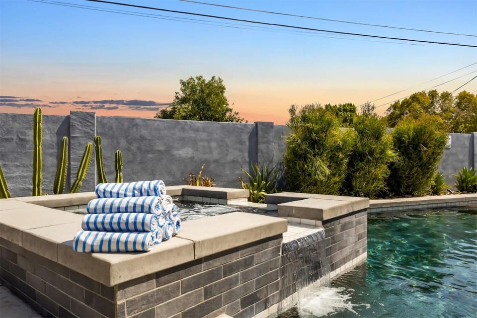 Modern Industrial-Near Old Town House in Scottsdale