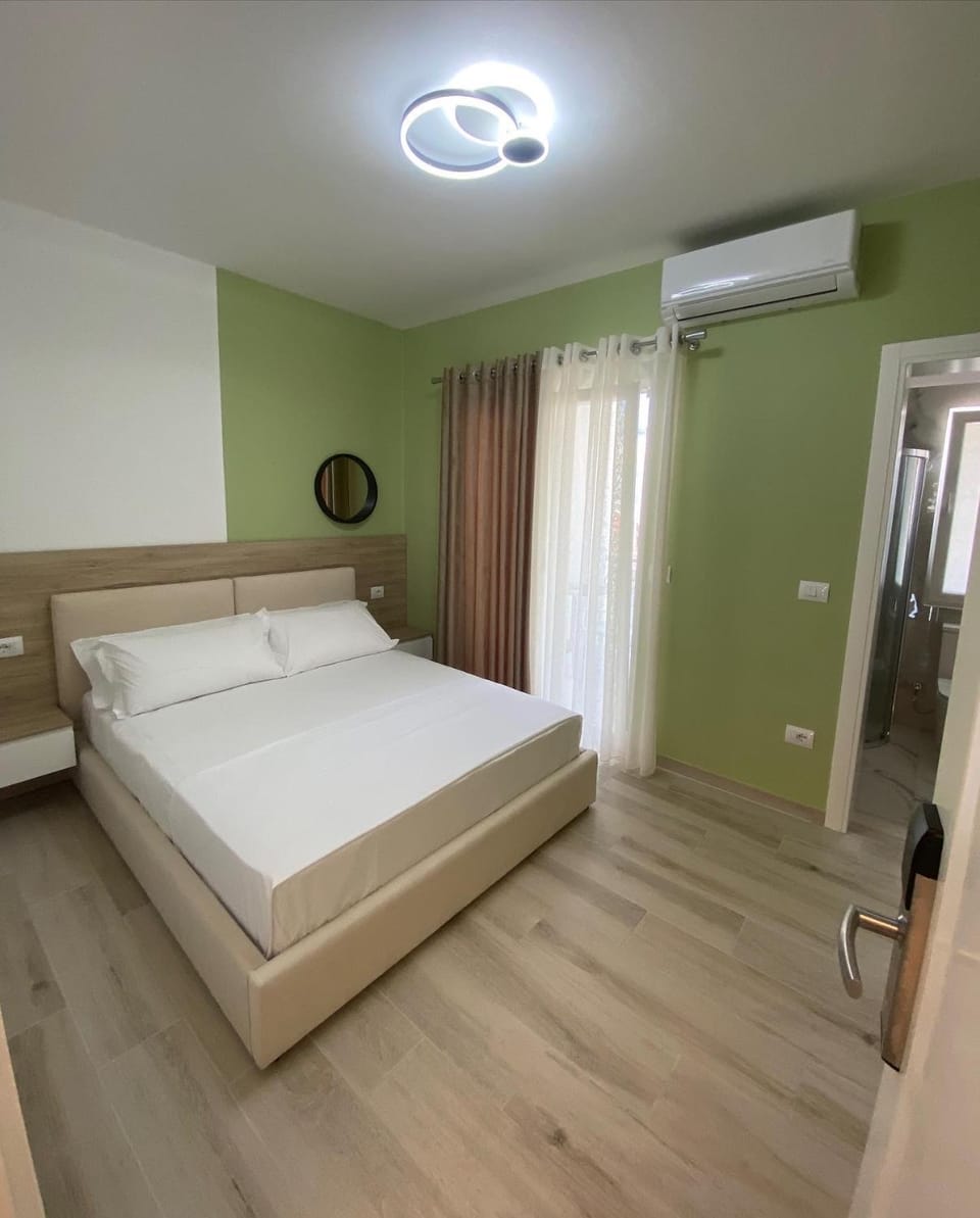 Bed, Photo of the whole room, Bedroom, air conditioner