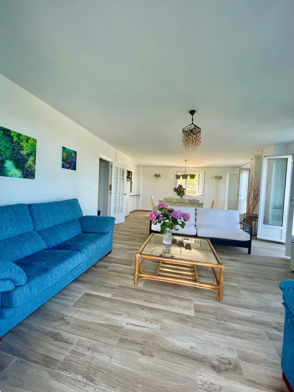 Communal lounge/ TV room, Living room, Lounge or bar