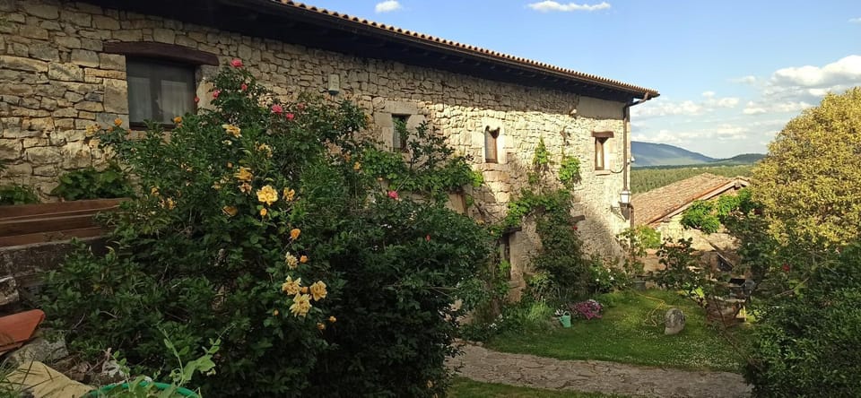 Casa Rural TTIPIAENEA Landetxea Country House in Navarre