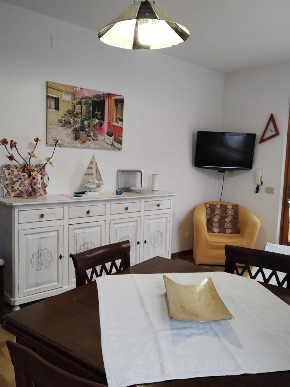 TV and multimedia, Living room, Dining area