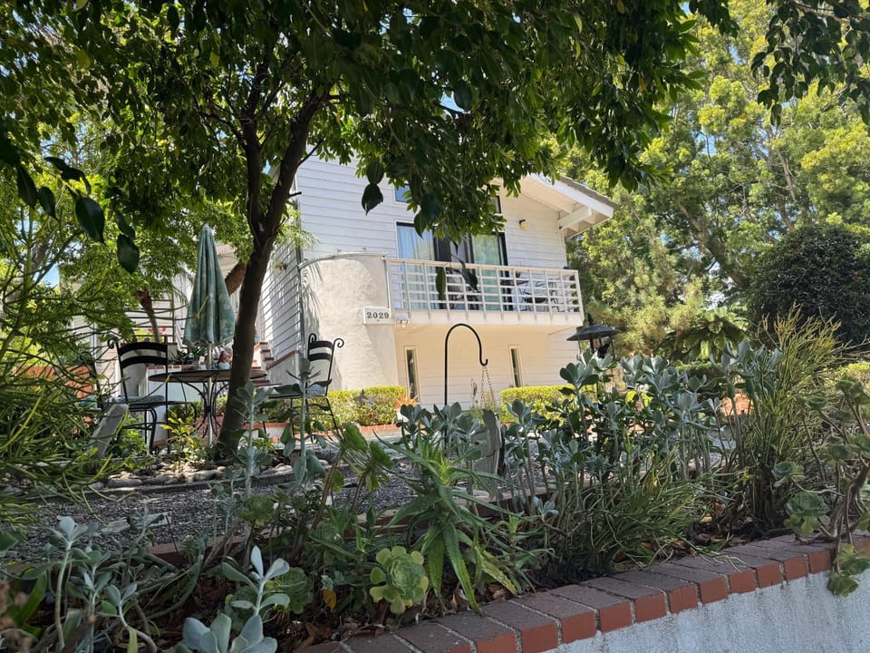 Large Luxury Studio with View in Santa Monica Vacation rental in Venice Beach