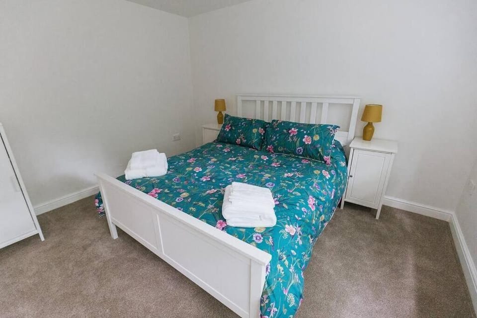 BRIARS CLOSE - Four Bed Property on the Edge of the Peak District National Park House in High Peak District