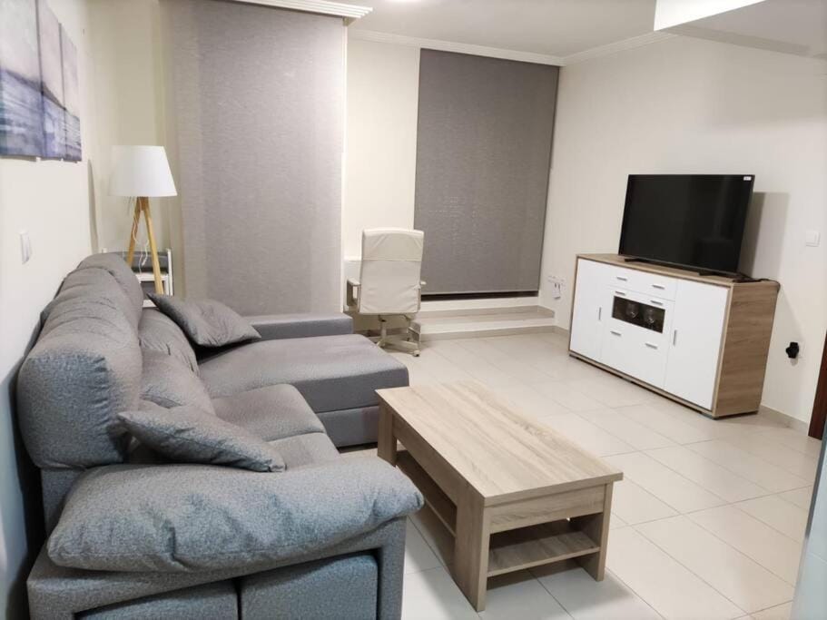 TV and multimedia, Living room, Evening entertainment