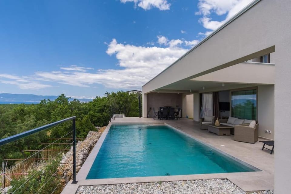 Balcony/Terrace, Swimming pool