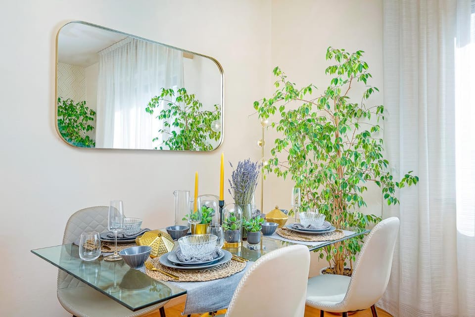 Food and drinks, Dining area, Food