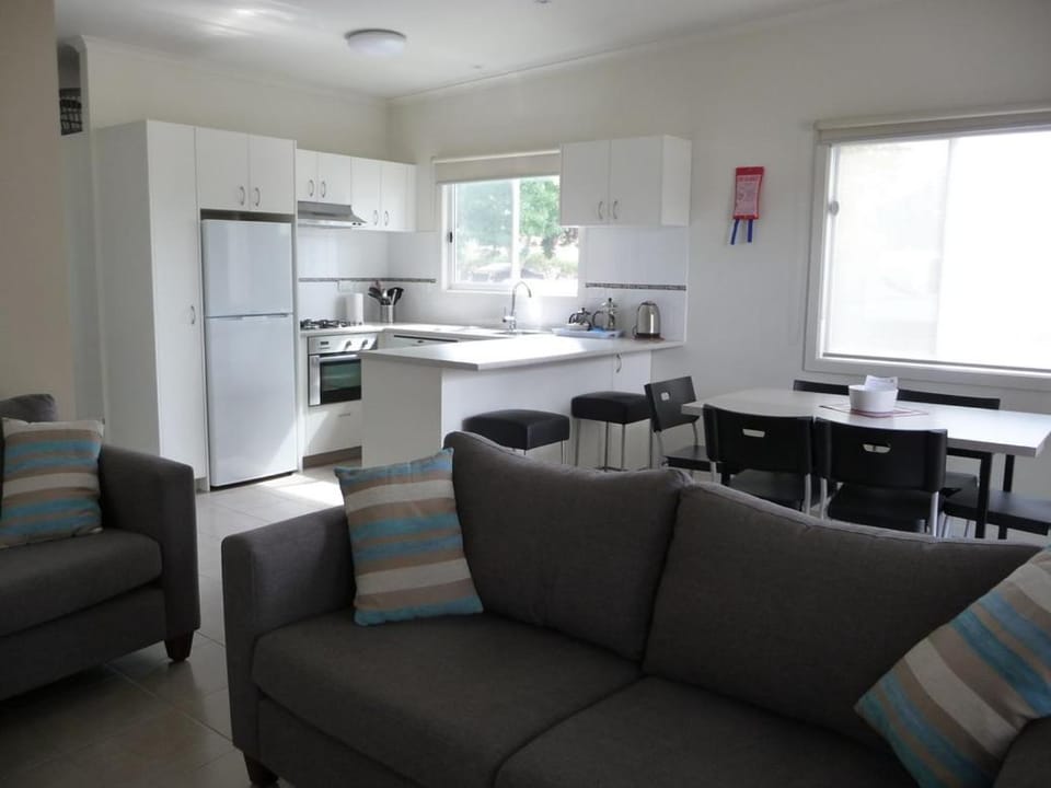 Kitchen or kitchenette, Living room, oven, stove, toaster