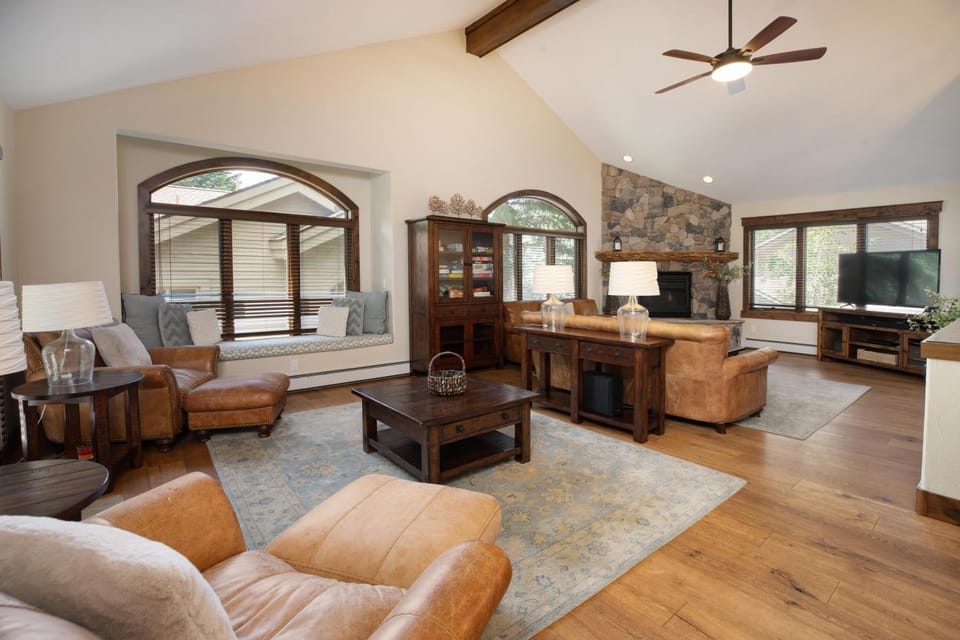 1460 Buffehr Creek Rd House in Vail